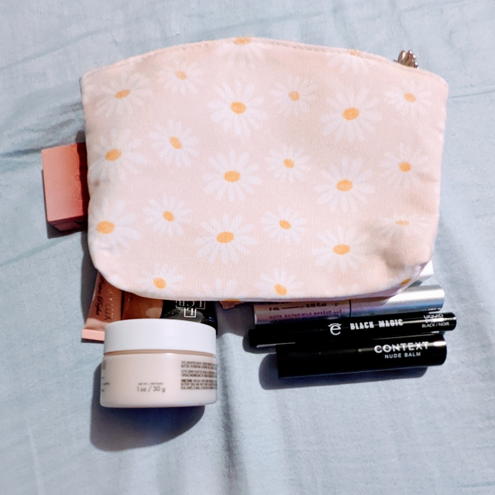 Makeup bundle - Picture 3 of 4